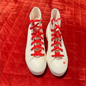 NWOT Chuck Taylor All Star Lift Platform Y2K Heart w/ Cherry Red Laces - SIZE 9